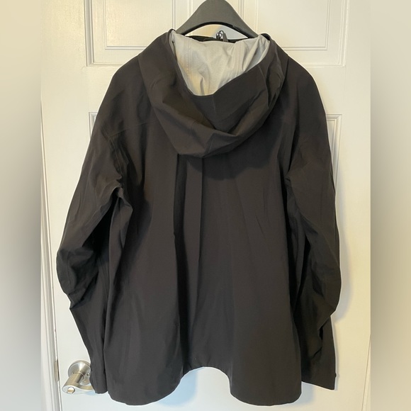 Black MEC rain jacket - Picture 5 of 5